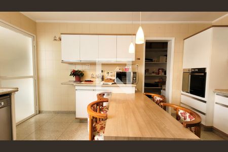 Apartamento à venda com 190m², 4 quartos e 2 vagasCozinha