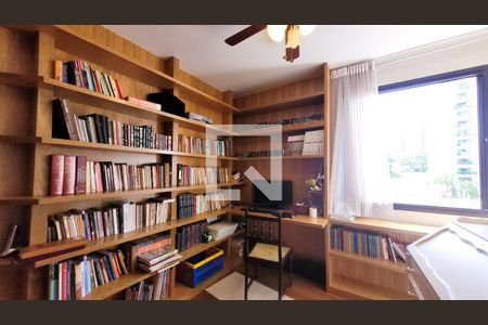 Apartamento à venda com 190m², 4 quartos e 2 vagasEscritório