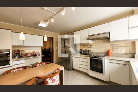 Apartamento à venda com 190m², 4 quartos e 2 vagasCozinha