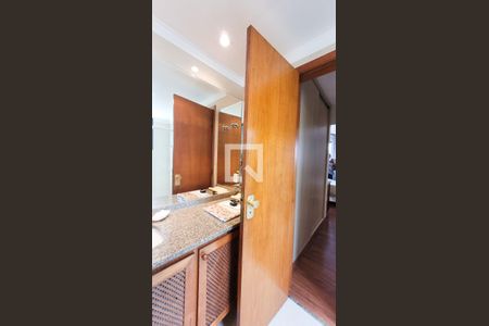 Apartamento à venda com 190m², 4 quartos e 2 vagasBanheiro Suite2