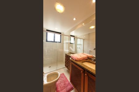 Apartamento à venda com 190m², 4 quartos e 2 vagasBanheiro Suite1