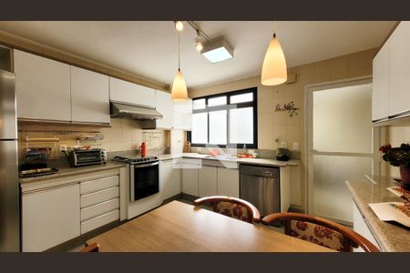 Apartamento à venda com 190m², 4 quartos e 2 vagasCozinha