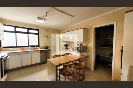 Apartamento à venda com 190m², 4 quartos e 2 vagasCozinha