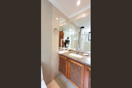 Apartamento à venda com 190m², 4 quartos e 2 vagasBanheiro Suite2