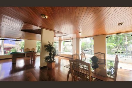 Apartamento à venda com 190m², 4 quartos e 2 vagasÁrea comum - Salão de festas