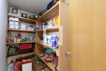 Apartamento à venda com 247m², 4 quartos e 4 vagasDespensa