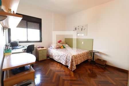 Apartamento à venda com 247m², 4 quartos e 4 vagasSuíte 2