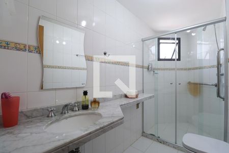 Apartamento à venda com 247m², 4 quartos e 4 vagasBanheiro da Suíte 1