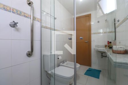 Apartamento à venda com 247m², 4 quartos e 4 vagasBanheiro da Suíte 1