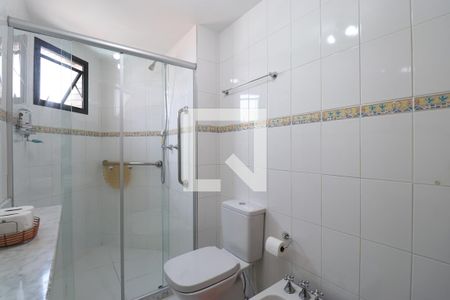 Apartamento à venda com 247m², 4 quartos e 4 vagasBanheiro da Suíte 1