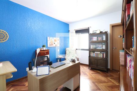 Apartamento à venda com 247m², 4 quartos e 4 vagasQuarto 4/Escritório