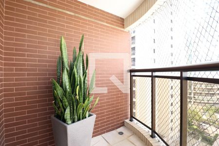 Apartamento à venda com 247m², 4 quartos e 4 vagasVaranda da Suíte 3