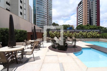 Apartamento à venda com 247m², 4 quartos e 4 vagasÁrea comum - Piscina