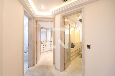 Apartamento à venda com 886m², 4 quartos e 6 vagasCloset da suíte 1