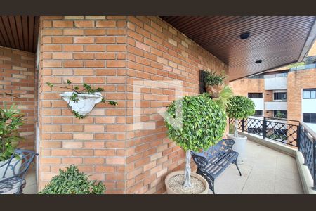 Apartamento à venda com 886m², 4 quartos e 6 vagas Apartamento à venda com 886m², 4 quartos e 6 vagasVaranda da Sala 2