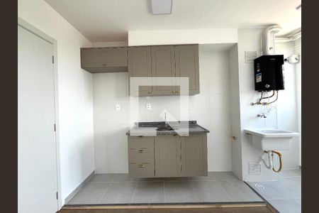 Cozinha de apartamento para alugar com 2 quartos, 37m² em Vila Mira, São Paulo