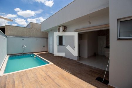 Casa de condomínio para alugar com 160m², 3 quartos e 4 vagas Casa de condomínio para alugar com 160m², 3 quartos e 4 vagasQuintal e Piscina
