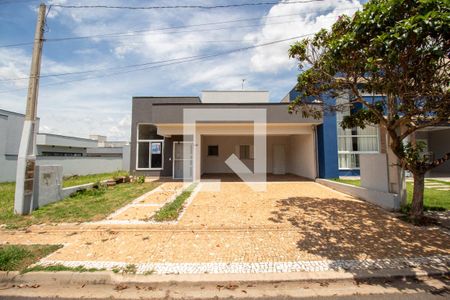 Casa de condomínio para alugar com 160m², 3 quartos e 4 vagas Casa de condomínio para alugar com 160m², 3 quartos e 4 vagasFachada