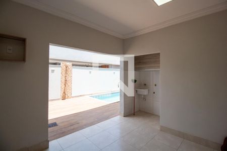 Casa de condomínio para alugar com 160m², 3 quartos e 4 vagas Casa de condomínio para alugar com 160m², 3 quartos e 4 vagasÁrea de Serviço