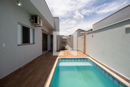 Casa de condomínio para alugar com 160m², 3 quartos e 4 vagas Casa de condomínio para alugar com 160m², 3 quartos e 4 vagasQuintal e Piscina