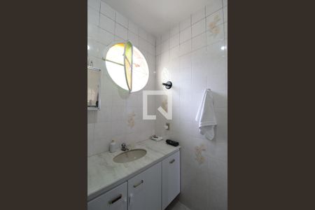 Casa à venda com 228m², 4 quartos e 5 vagasBanheiro Social