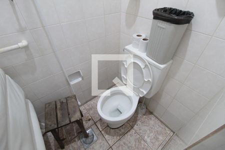 Casa à venda com 228m², 4 quartos e 5 vagasBanheiro de Serviço