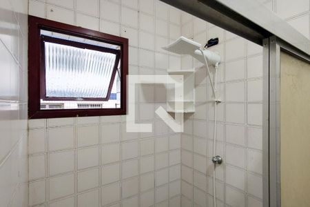 Banheiro da Suíte de apartamento para alugar com 2 quartos, 112m² em Vila Tupi, Praia Grande