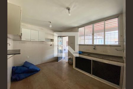 Casa à venda com 533m², 2 quartos e 5 vagas Casa à venda com 533m², 2 quartos e 5 vagasCozinha