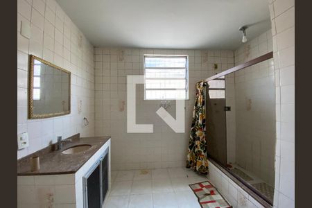 Casa à venda com 533m², 2 quartos e 5 vagas Casa à venda com 533m², 2 quartos e 5 vagasBanheiro