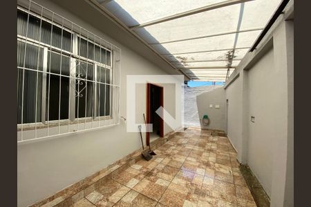 Casa à venda com 533m², 2 quartos e 5 vagas Casa à venda com 533m², 2 quartos e 5 vagasÁrea Externa