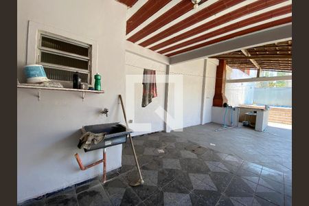 Casa à venda com 533m², 2 quartos e 5 vagas Casa à venda com 533m², 2 quartos e 5 vagasÁrea de Serviço