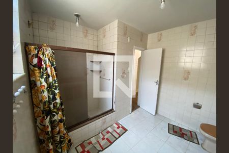 Casa à venda com 533m², 2 quartos e 5 vagas Casa à venda com 533m², 2 quartos e 5 vagasBanheiro