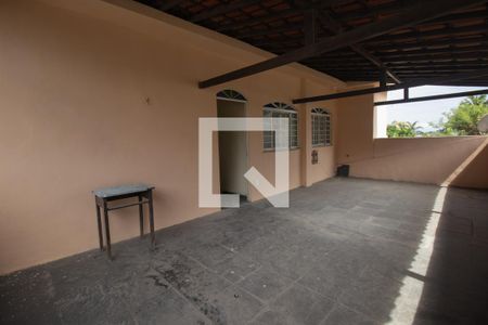 Casa para alugar com 800m², 4 quartos e sem vaga Casa para alugar com 800m², 4 quartos e sem vagaVaranda