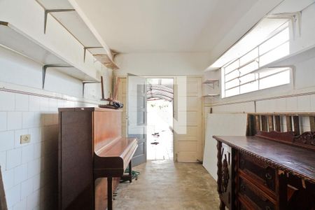 Casa à venda com 300m², 5 quartos e 5 vagas Casa à venda com 300m², 5 quartos e 5 vagasGaragem