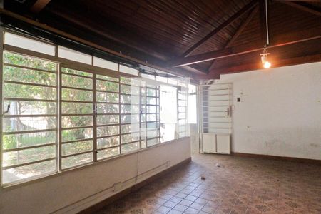 Casa à venda com 300m², 5 quartos e 5 vagas Casa à venda com 300m², 5 quartos e 5 vagasSalão