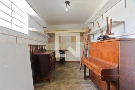 Casa à venda com 300m², 5 quartos e 5 vagas Casa à venda com 300m², 5 quartos e 5 vagasGaragem