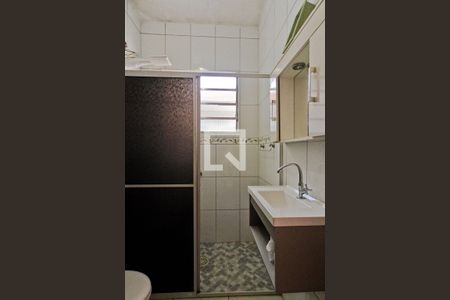 Casa à venda com 300m², 5 quartos e 5 vagas Casa à venda com 300m², 5 quartos e 5 vagasBanheiro de Serviço