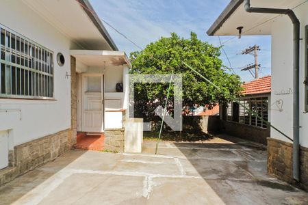 Casa à venda com 300m², 5 quartos e 5 vagas Casa à venda com 300m², 5 quartos e 5 vagasÁrea externa