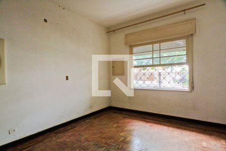 Casa à venda com 300m², 5 quartos e 5 vagas Casa à venda com 300m², 5 quartos e 5 vagasQuarto 3