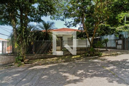 Casa à venda com 300m², 5 quartos e 5 vagas Casa à venda com 300m², 5 quartos e 5 vagasFachada