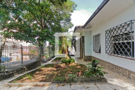 Casa à venda com 300m², 5 quartos e 5 vagas Casa à venda com 300m², 5 quartos e 5 vagasÁrea externa