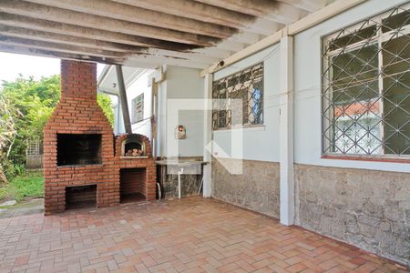 Casa à venda com 300m², 5 quartos e 5 vagas Casa à venda com 300m², 5 quartos e 5 vagasÁrea externa