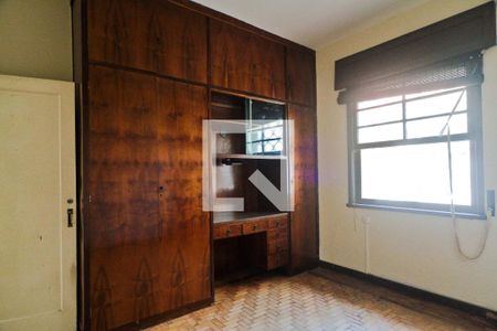 Casa à venda com 300m², 5 quartos e 5 vagas Casa à venda com 300m², 5 quartos e 5 vagasQuarto 4