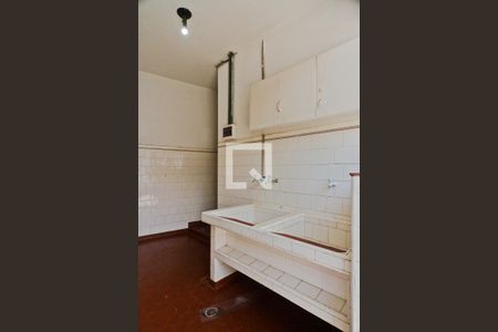 Casa à venda com 300m², 5 quartos e 5 vagas Casa à venda com 300m², 5 quartos e 5 vagasÁrea de Serviço