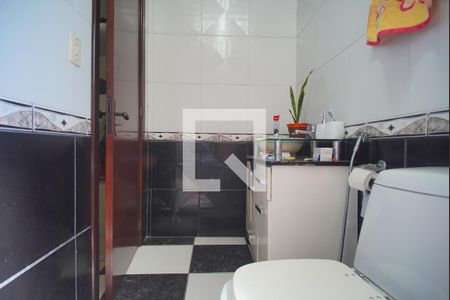 Casa à venda com 218m², 3 quartos e 10 vagas Casa à venda com 218m², 3 quartos e 10 vagasBanheiro da Suíte 1