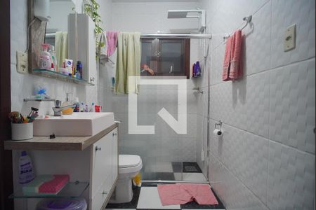 Casa à venda com 218m², 3 quartos e 10 vagas Casa à venda com 218m², 3 quartos e 10 vagasBanheiro da Suíte 2