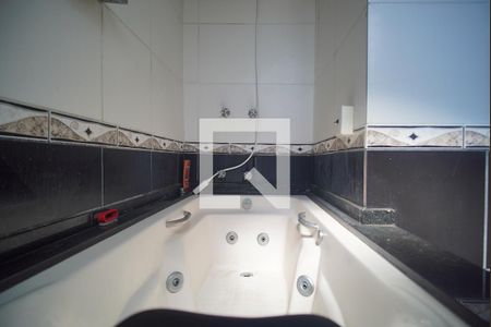 Casa à venda com 218m², 3 quartos e 10 vagas Casa à venda com 218m², 3 quartos e 10 vagasBanheiro da Suíte 1