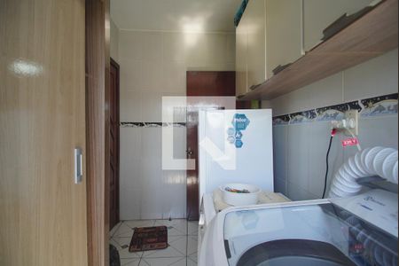 Casa à venda com 218m², 3 quartos e 10 vagas Casa à venda com 218m², 3 quartos e 10 vagasÁrea de Serviço