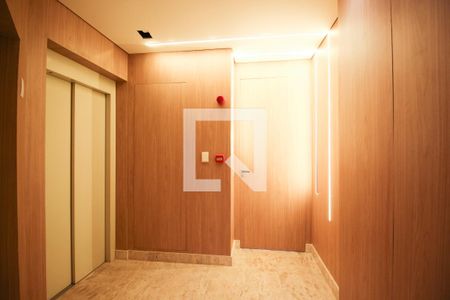 Apartamento à venda com 200m², 2 quartos e 3 vagasHall do apartamento