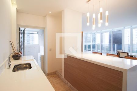 Apartamento à venda com 200m², 2 quartos e 3 vagasCozinha